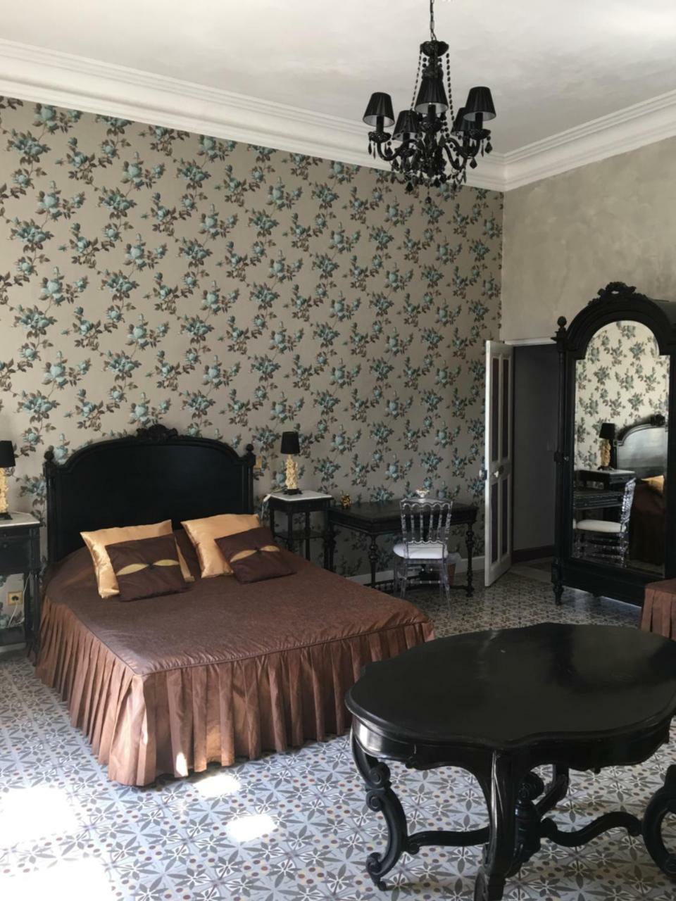 Le Mogador Chateau Du Martinet Violès Εξωτερικό φωτογραφία